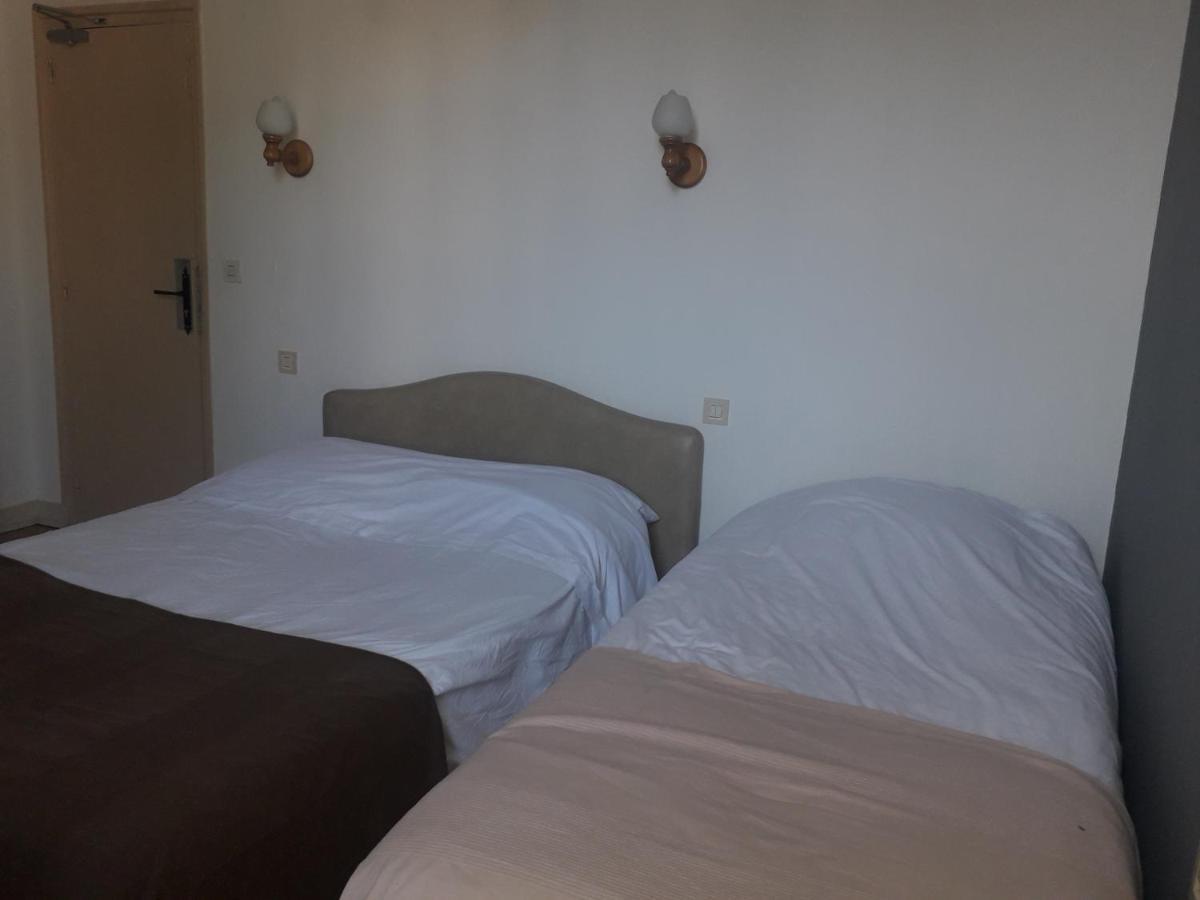 Le Fecamps Hotel Bolbec Bagian luar foto