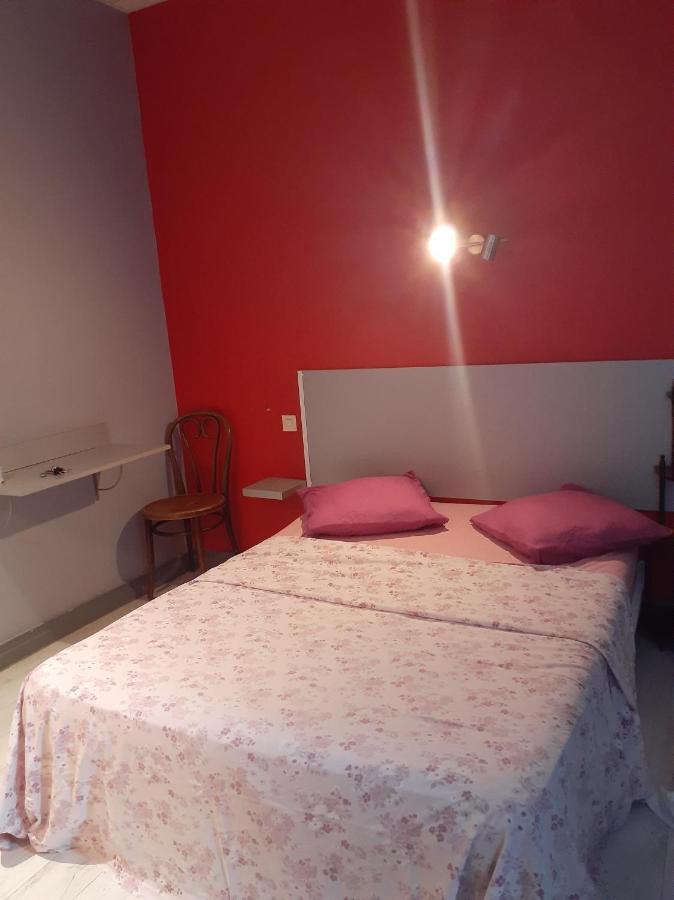 Le Fecamps Hotel Bolbec Bagian luar foto