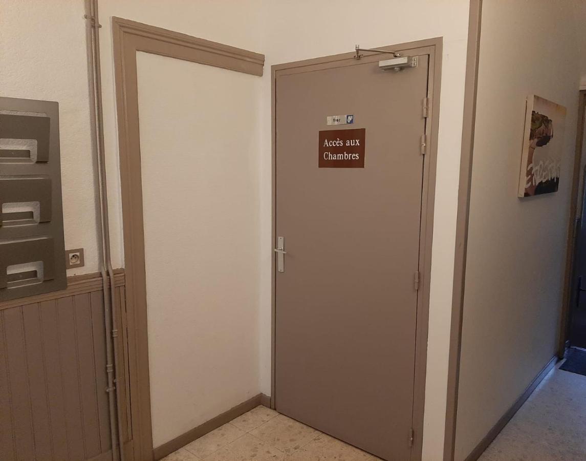 Le Fecamps Hotel Bolbec Bagian luar foto