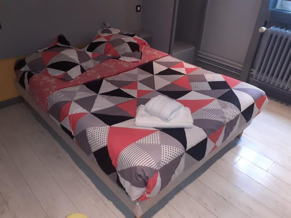 Le Fecamps Hotel Bolbec Bagian luar foto