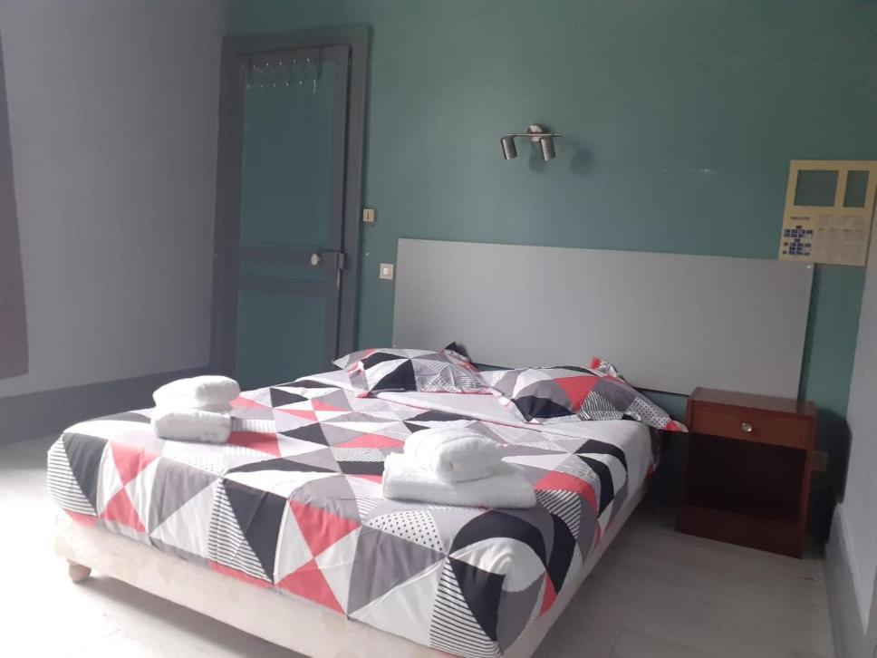 Le Fecamps Hotel Bolbec Bagian luar foto