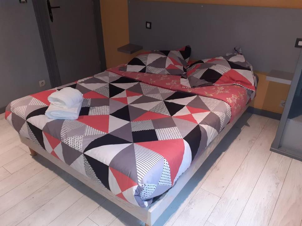 Le Fecamps Hotel Bolbec Bagian luar foto