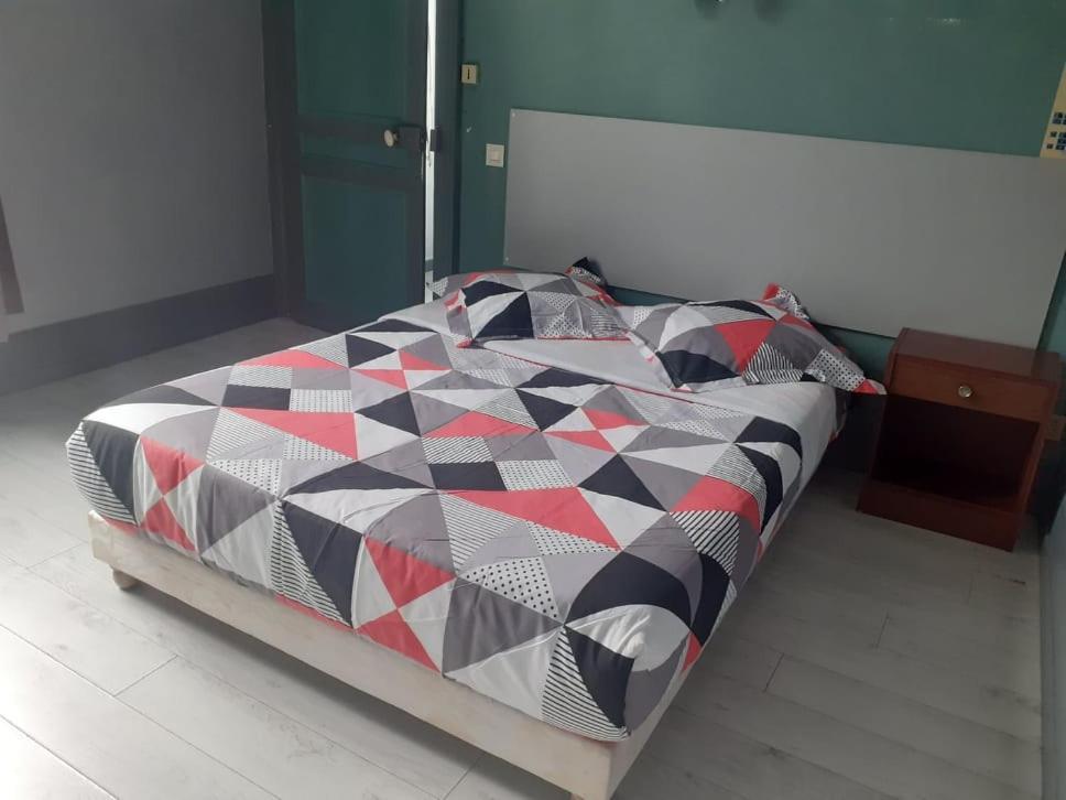 Le Fecamps Hotel Bolbec Bagian luar foto