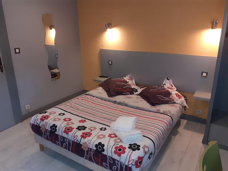 Le Fecamps Hotel Bolbec Bagian luar foto