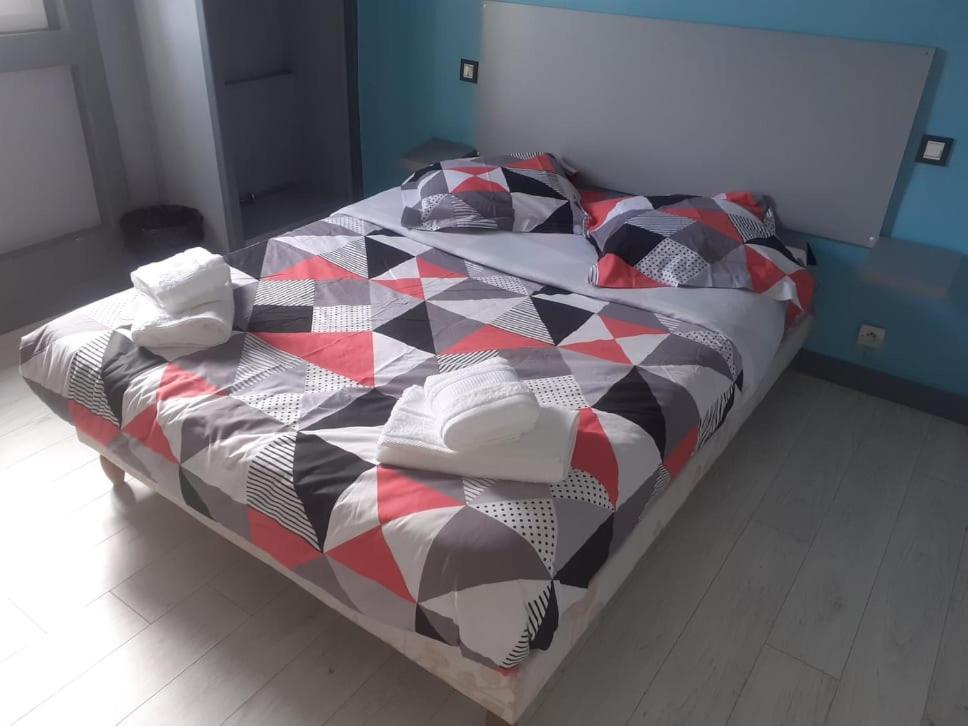 Le Fecamps Hotel Bolbec Bagian luar foto