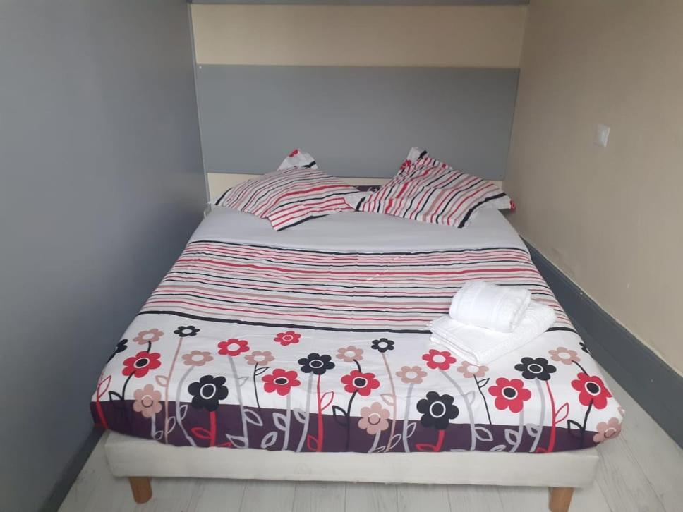 Le Fecamps Hotel Bolbec Bagian luar foto