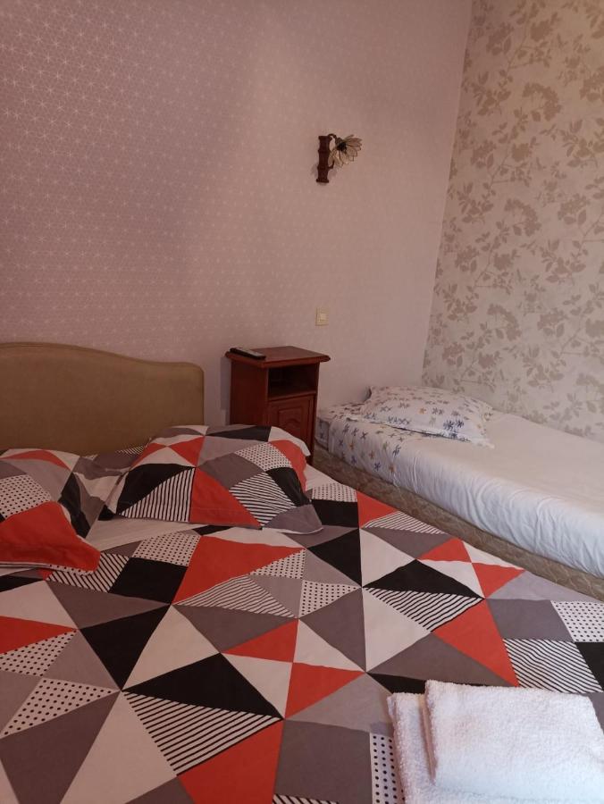Le Fecamps Hotel Bolbec Bagian luar foto