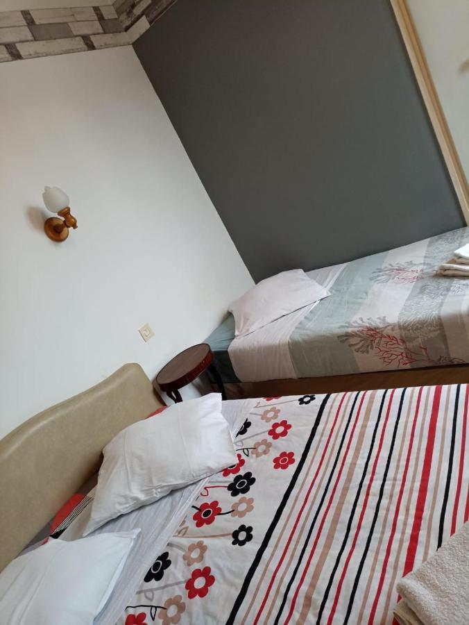 Le Fecamps Hotel Bolbec Bagian luar foto