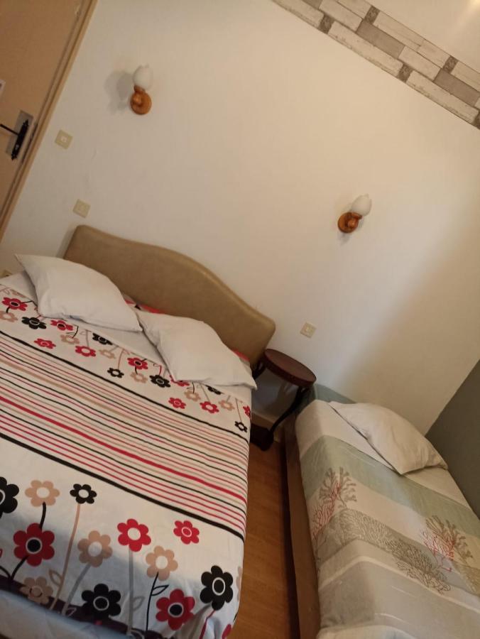 Le Fecamps Hotel Bolbec Bagian luar foto