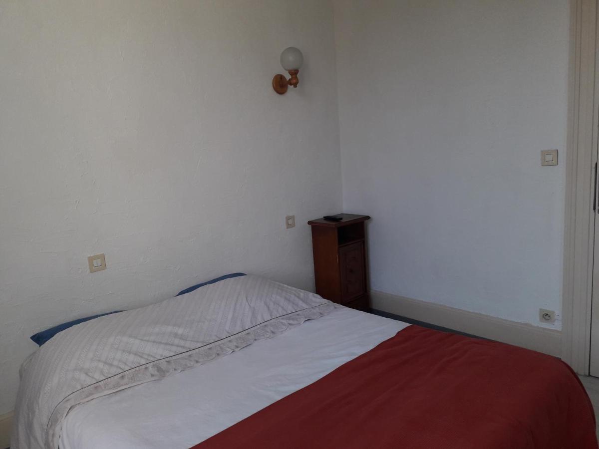 Le Fecamps Hotel Bolbec Bagian luar foto
